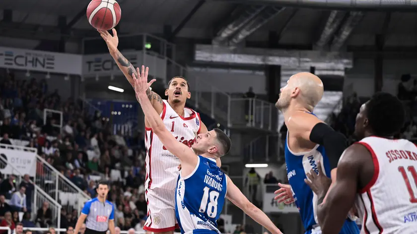 Juan Toscano-Anderson in azione nel corso della partita persa a Brescia ciamillo/lasorte