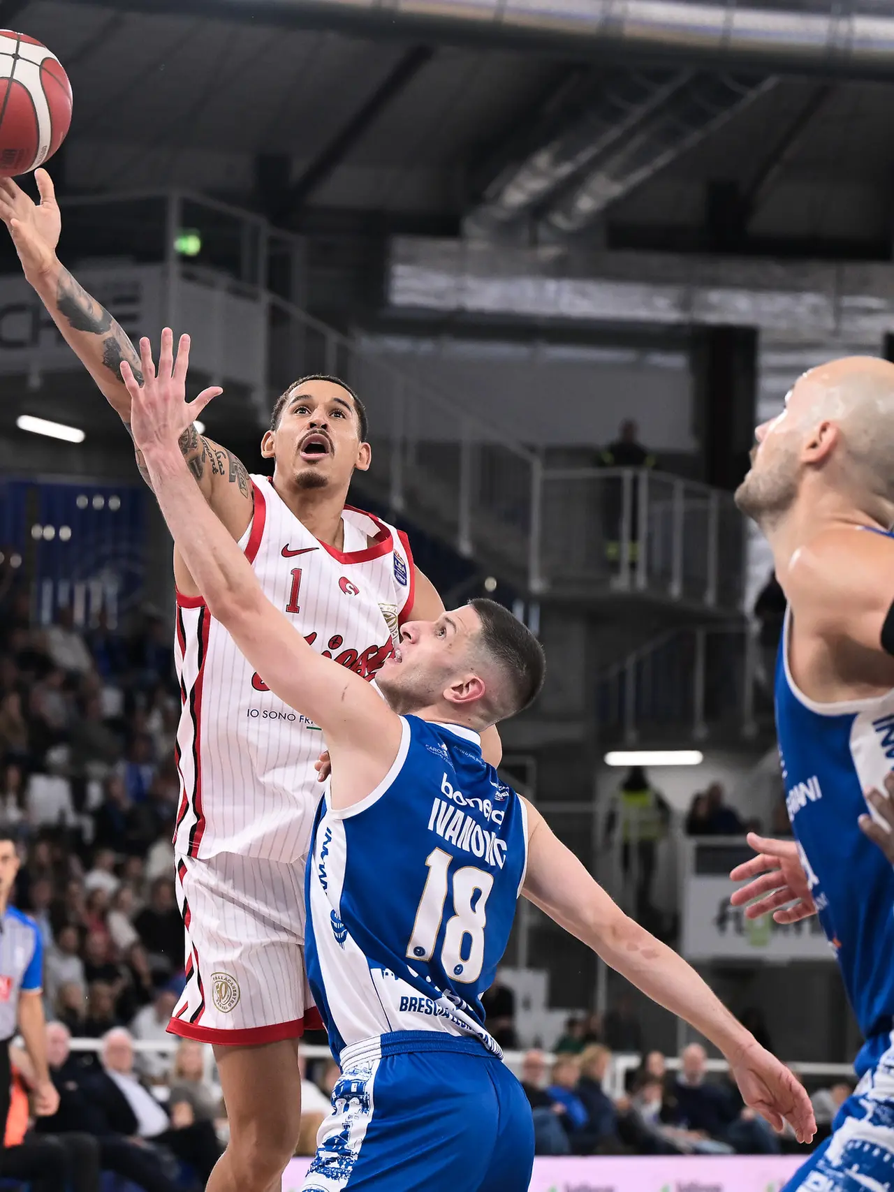 Juan Toscano-Anderson in azione nel corso della partita persa a Brescia ciamillo/lasorte