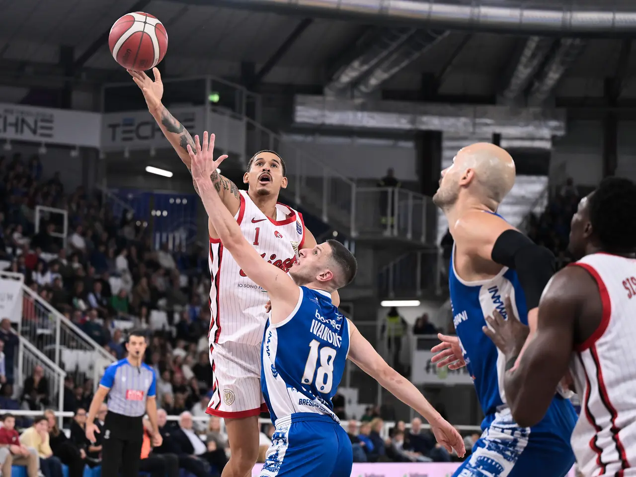 Juan Toscano-Anderson in azione nel corso della partita persa a Brescia ciamillo/lasorte
