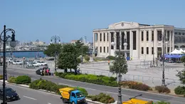 Il piazzale antistante la stazione marittima di Trieste