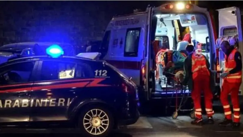 Per sedare la giovane sono intervenuti carabinieri e sanitari del 118