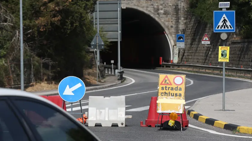 La galleria di Montedoro a Muggia temporaneamente chiusa (foto d'archivio)