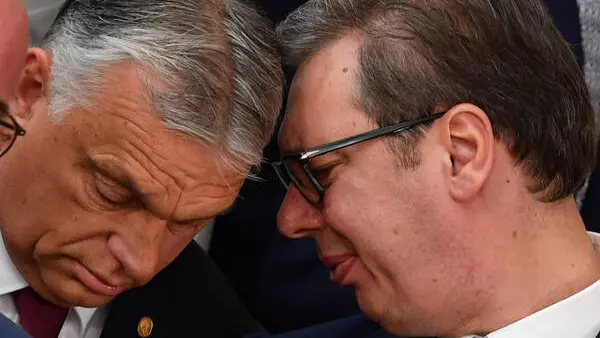 Il premier ungherese Orbán e il presidente serbo Vučić a Bruxelles
