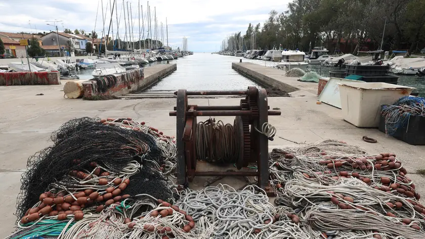 Il canale del Villaggio del Pescatore: nella frazione di Duino Aurisina i posti auto saranno riservati Foto Lasorte