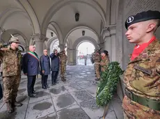 Il sindaco Dipiazza depone una corona con gli alpini (Silvano)