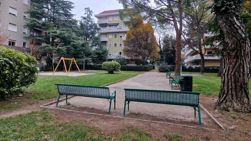 Il giardino di via Pacinotti a Monfalcone (Bonaventura)