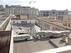 Il tetto crollato (foto Lasorte)