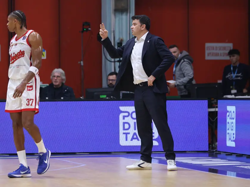 Il coach della Pallacanestro Trieste Israel Gonzalez (Ciamillo / Lasorte)