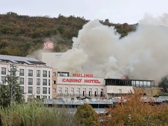 L’incendio dell’albergo-casinò Mulino pubblicate da Primorske Novice