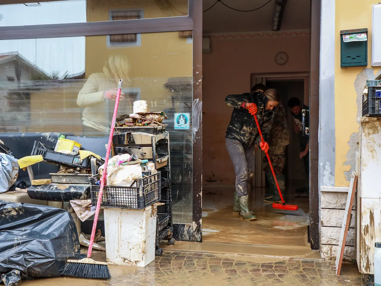 Gli abitanti di Versa ancora in ginocchio (Tibaldi)