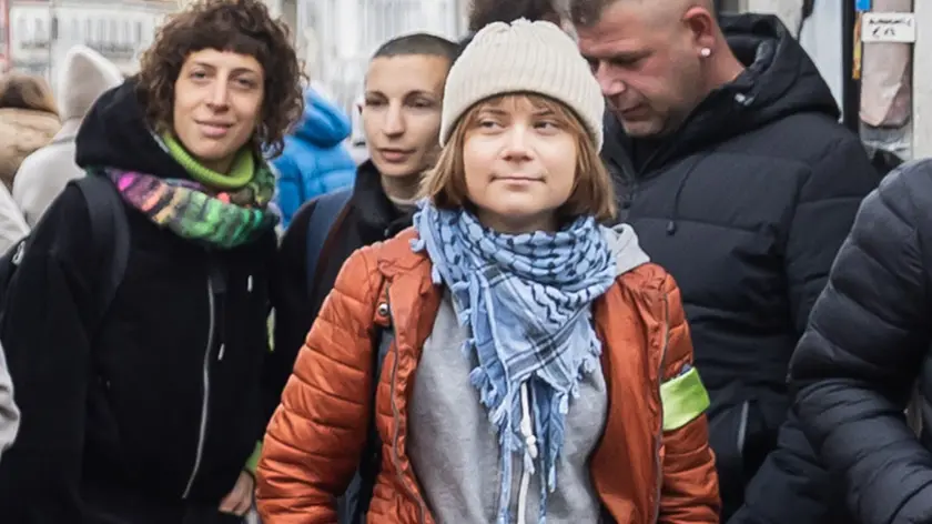 Greta Thunberg con gli Extinction rebellion in azione a Venezia