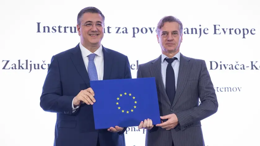 Il commissario europeo Tzitzikostas e il premier Golob
