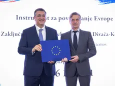 Il commissario europeo Tzitzikostas e il premier Golob