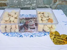 I biscotti alle nocciole e rosmarino provenienti dal negozio che Quirin e Jessica e offerti a fine cerimonia (Petrussi)