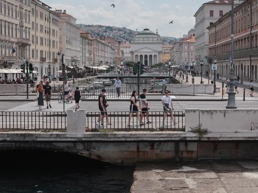 Il doppio ponte Bianco e Verde lungo le Rive (Lasorte)