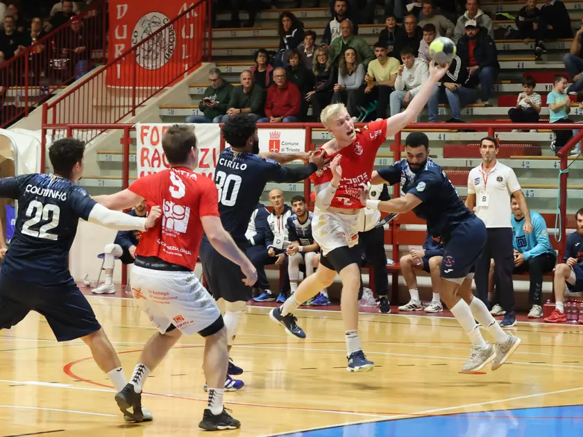 Lo svedese Lindstrom in azione (Lasorte)