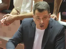 Il tecnico Israel Gonzalez durante il match casalingo col Galatasaray