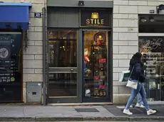 Il negozio preso di mira dai ladri. Foto Lasorte