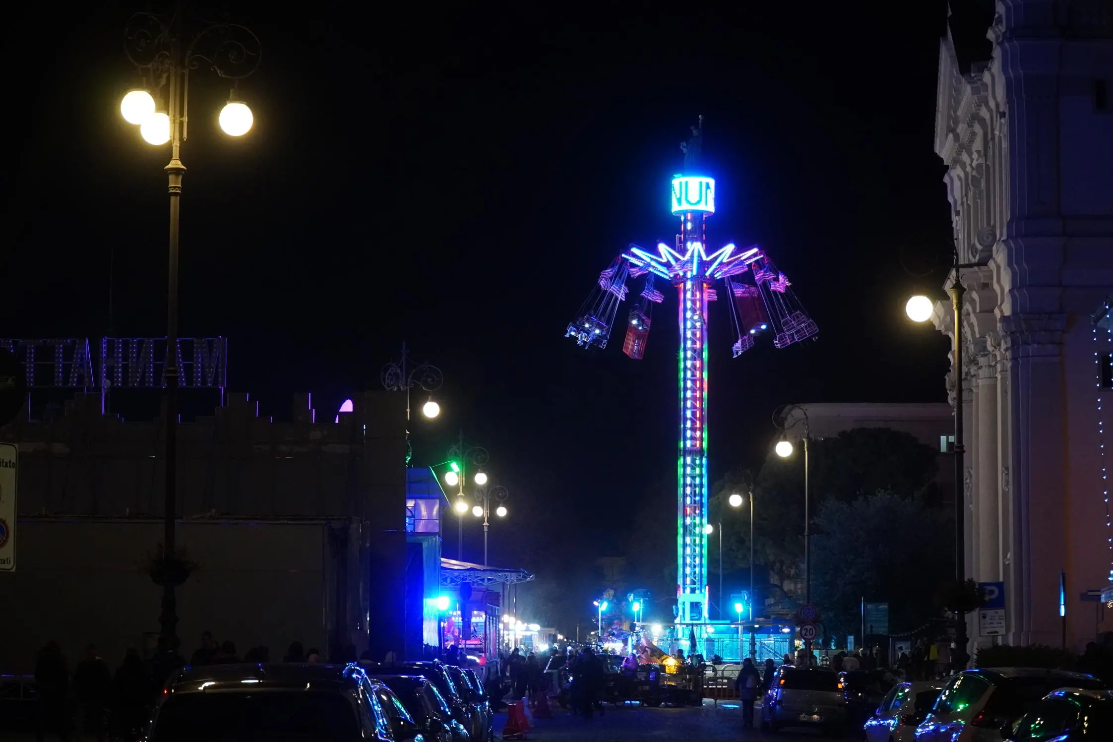Una delle attrazioni di piazza Vittoria Foto Roberto Marega