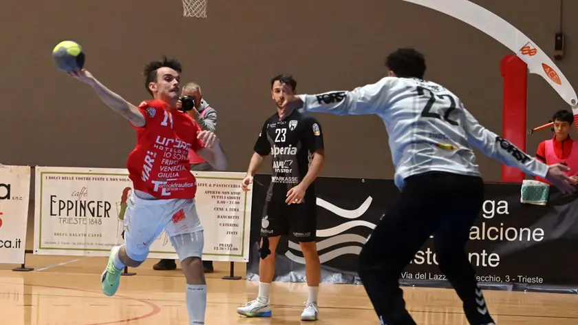 Davide Parisato in azione nella partita con Merano