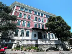 La facciata dell’istituto Da Vinci in via Veronese, tra le scuole che apriranno le porte (foto Lasorte)