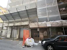 La palazzina di via Toti 3 in cui è intervenuta la Polizia foto Lasorte