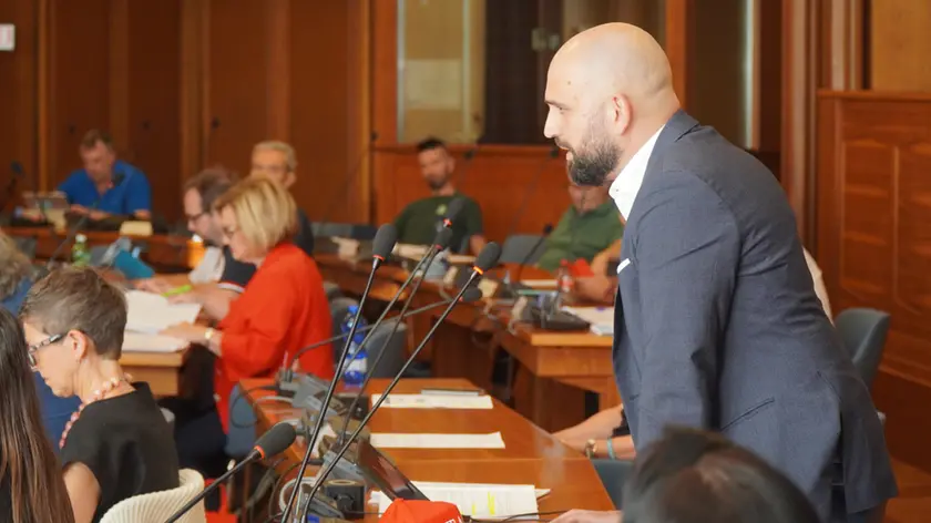 Un altro momento della seduta consiliare Foto Tibaldi