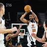 Markel Brown in azione sul parquet di Istanbul Foto Bcl