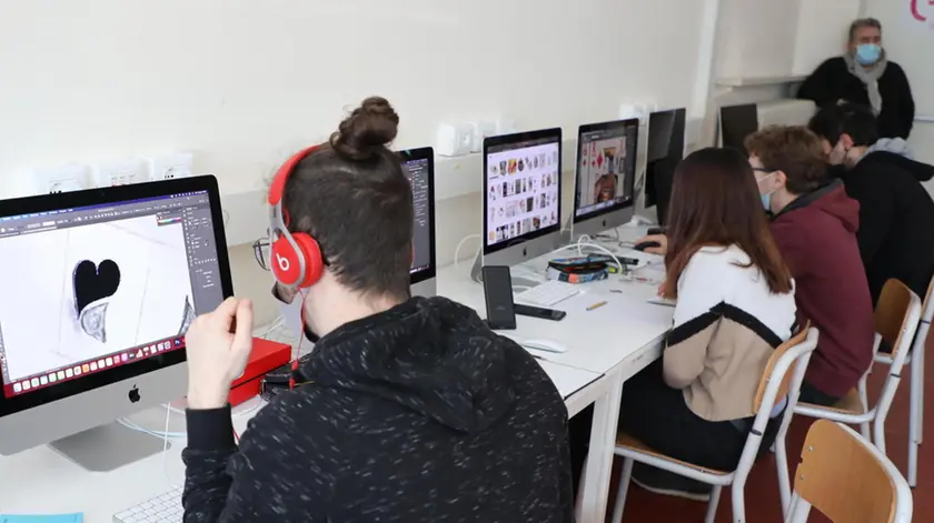 Studenti al Galilei di Gorizia in una foto di archivio
