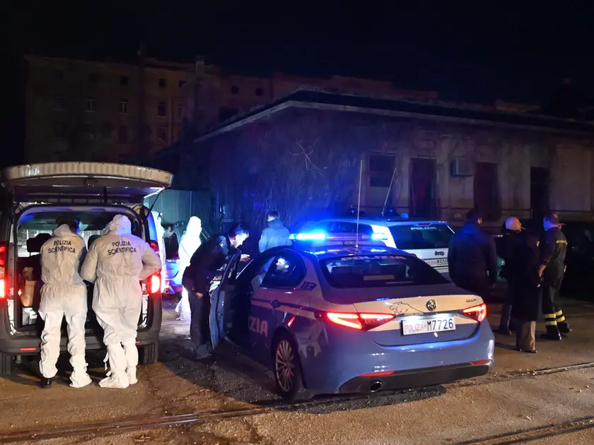 La Polizia scientifica intervenuta nel tardo pomeriggio di mercoledì in Porto Vecchio. Foto bruni