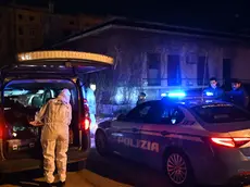 La polizia sul luogo del ritrovamento mercoledì sera (foto Bruni)