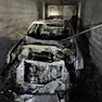 La Jeep andata a fuoco di notte nel garage