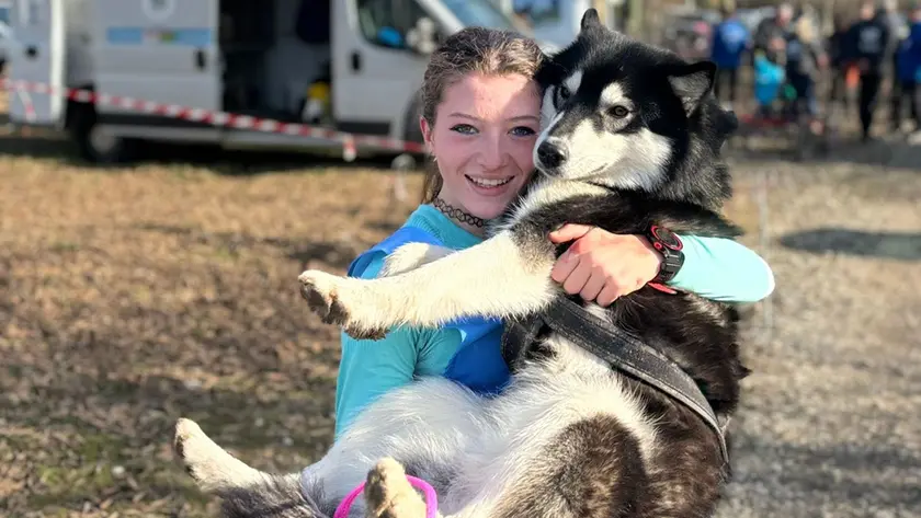 Ludovica Del Fabbro, quattordicenne triestina, con Kate, Husky di tre anni