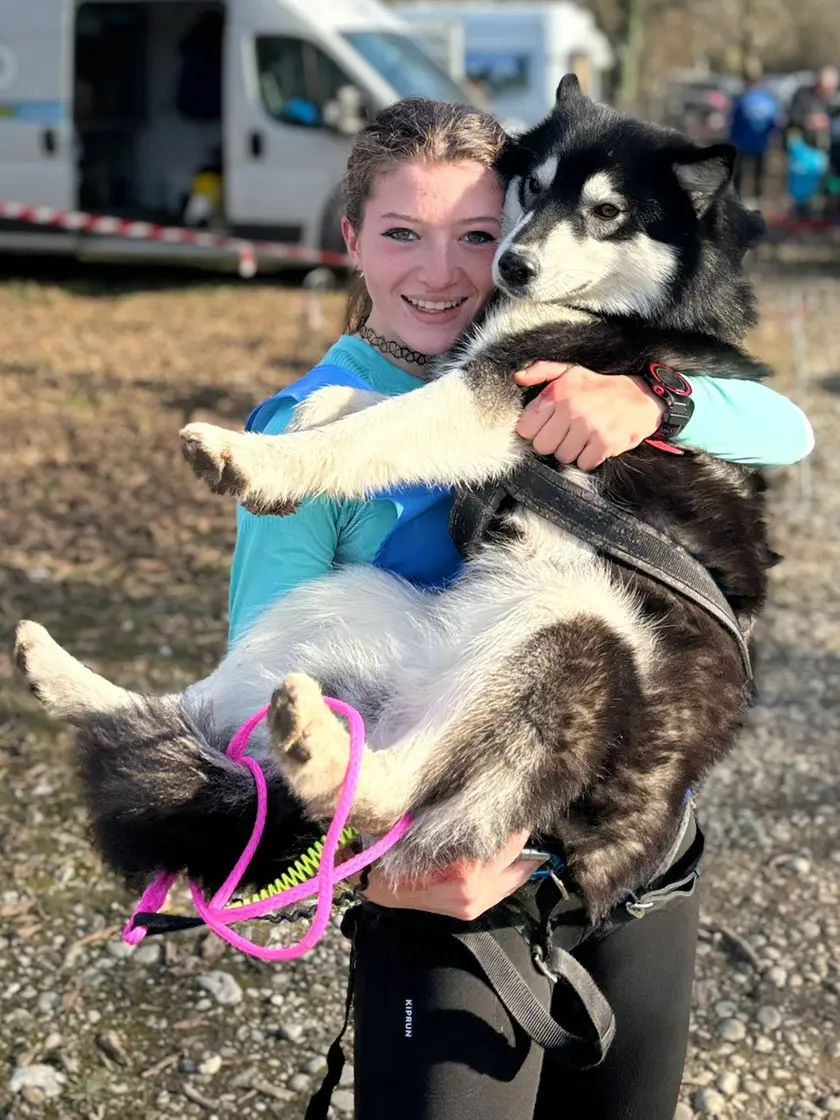 Ludovica Del Fabbro, quattordicenne triestina, con Kate, Husky di tre anni