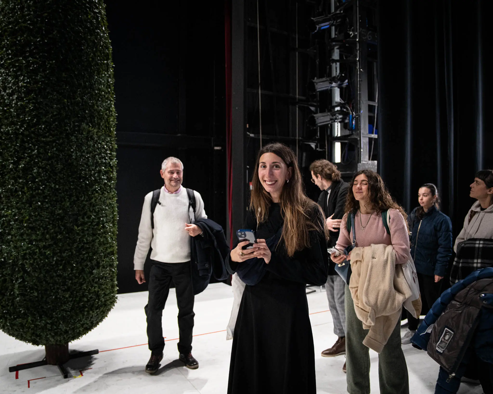 Ecco le opere create dai sedici artigiani del costume che si sono appena diplomati a Trieste, dopo aver frequentato il corso professionalizzante “Bottega Artigiana - Sartoria e Lavorazioni Accessorie”, promosso da Cinecittà, organizzato da Its Arcademy - Museum of Art in Fashion e finanziato dal ministero della Cultura nell’ambito del progetto NextGenerationEU.