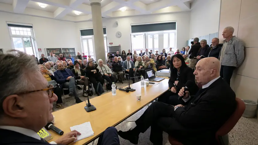 La Biblioteca civica gremita in occasione di un evento dell’anno che si sta per concludere. Foto di Katia Bonaventura