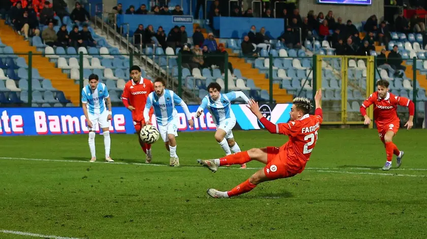 Il rigore sbagliato da Faggioli (foto Andrea Lasorte)