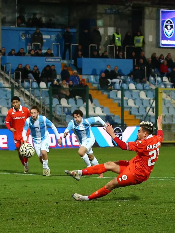 Il rigore sbagliato da Faggioli (foto Andrea Lasorte)
