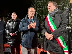 Il governatore Massimiliano Fedriga al microfono lunedì a Cormons