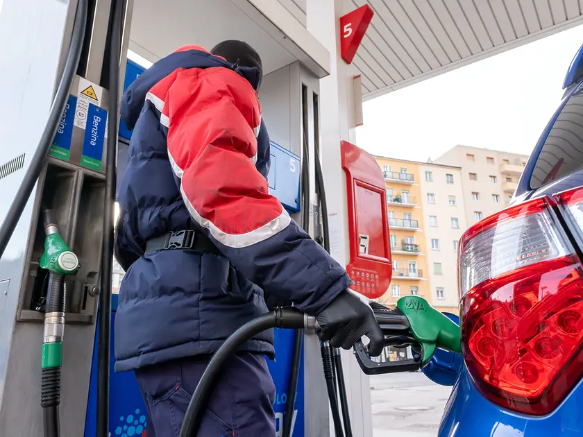 Un benzinaio (Silvano)