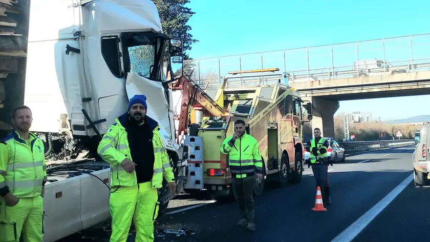 I soccorsi sul luogo del tamponamento