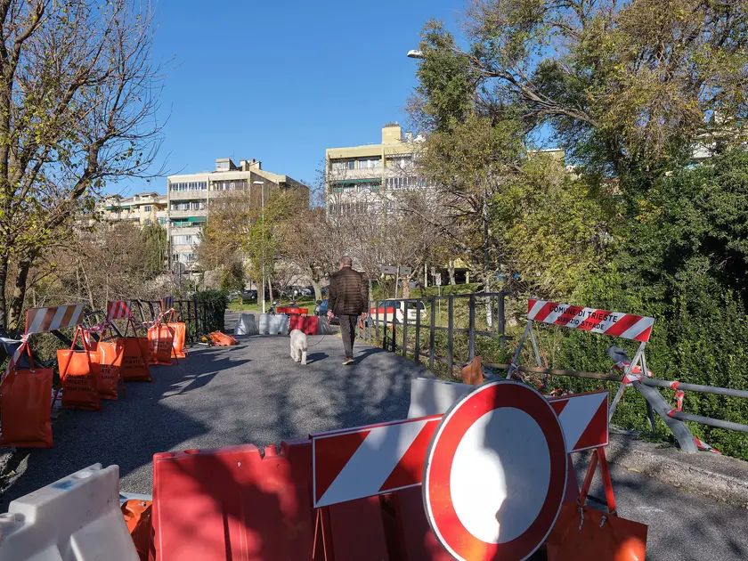 Il ponte in via di Campanelle. Foto Massimo Silvano