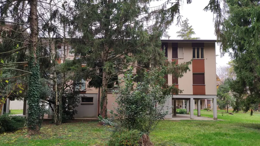 La palazzina coinvolta dall'incendio. Foto Bonaventura