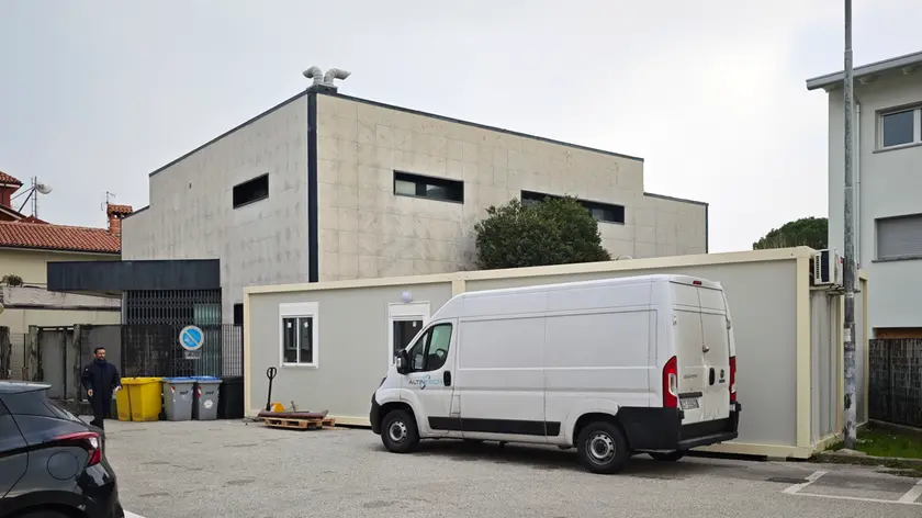 Il container in allestimento Foto Andrea Lasorte