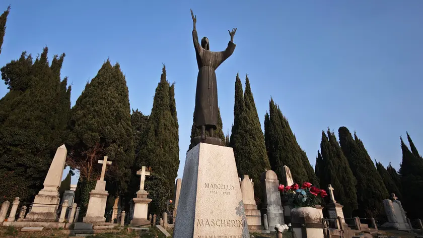 La tomba di Marcello Mascherini (Lasorte)