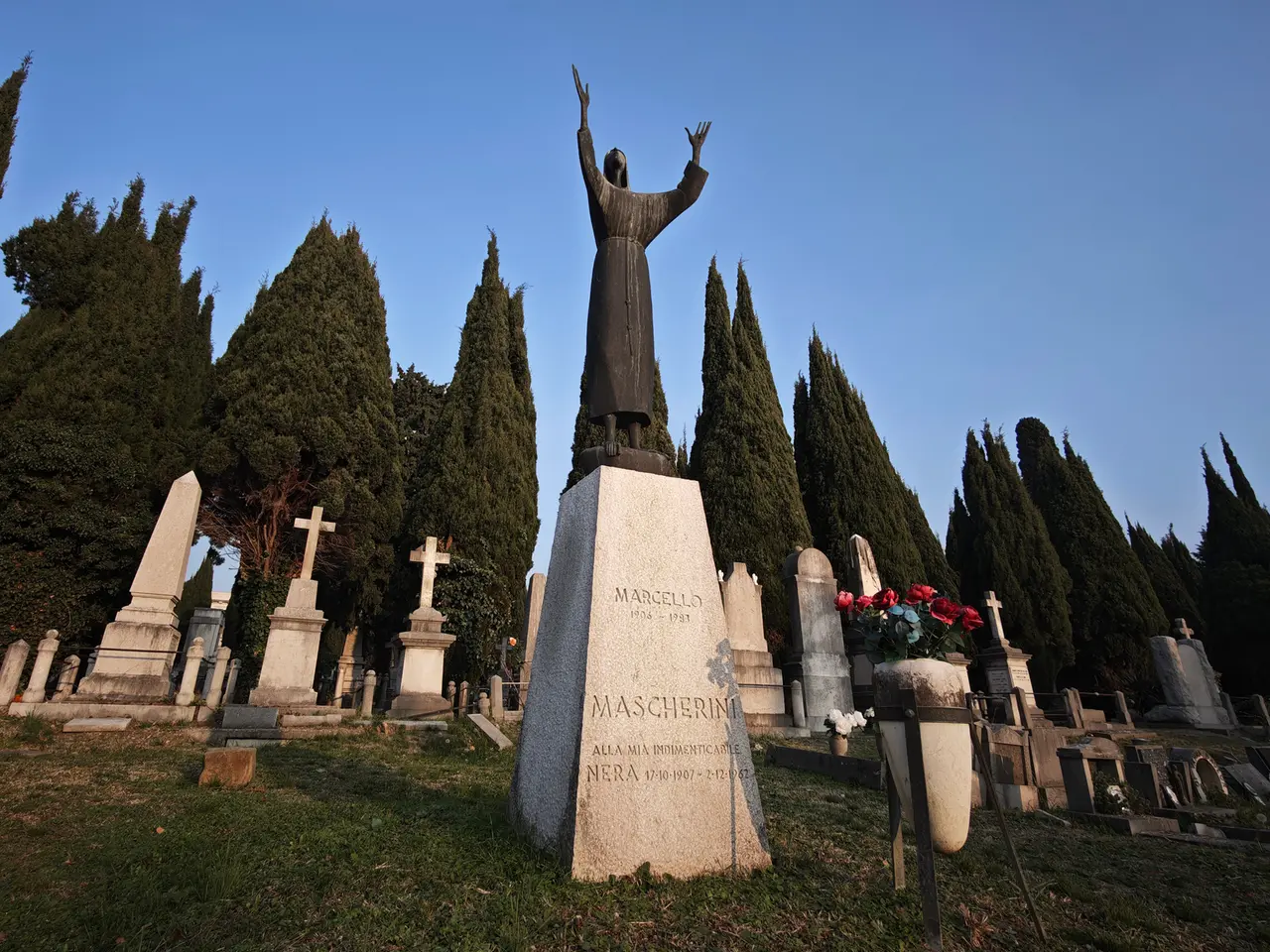 La tomba di Marcello Mascherini (Lasorte)