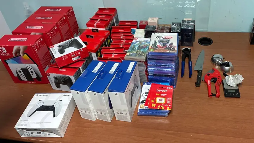 La merce rubata scovata a Marina Julia