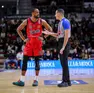 Markel Brown si confronta con uno degli arbitri durante il match con Sassari (foto Ciamillo / Lasorte)