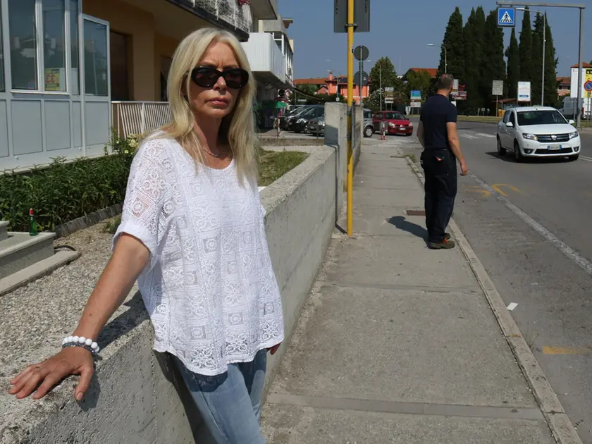 Giuseppina Gherlani fotografata dalla nostra Katia Bonaventura davanti a casa, a pochi passi dal luogo dove è morta