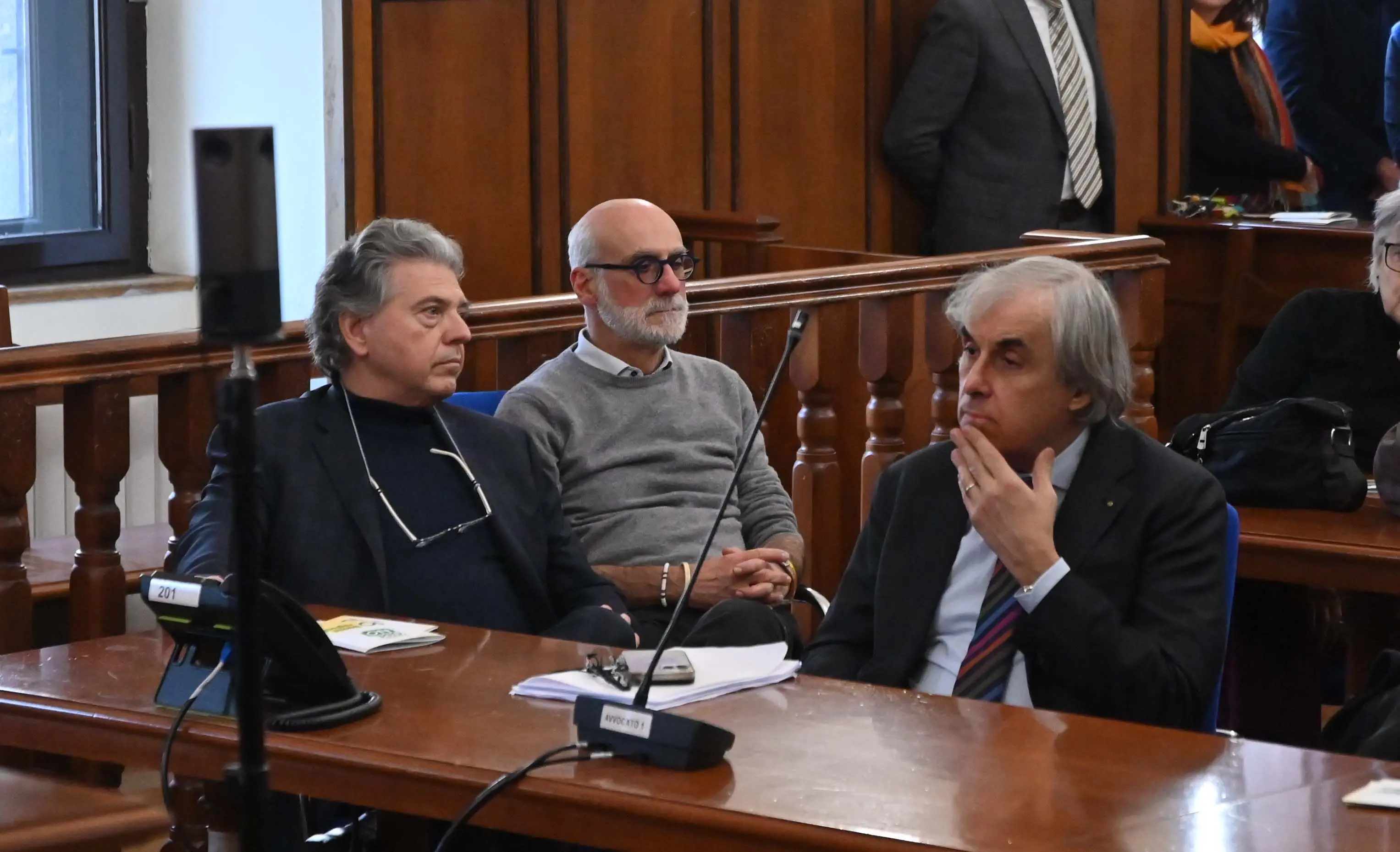 De Nicolo, Dainotti e Borgna all’incontro dei contrari (Bruni)